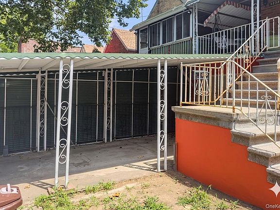 3rd image of 3234 Colden Avenue
