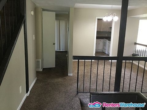 3rd image of 2909 Moorcroft Dr