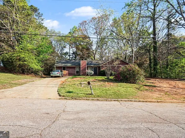 1727 Vauxhall Dr, Lithonia, GA 30058