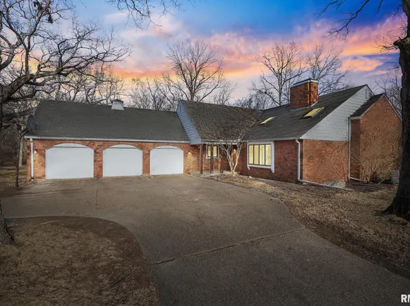 3516 N Marbleway Dr, Peoria, IL 61604