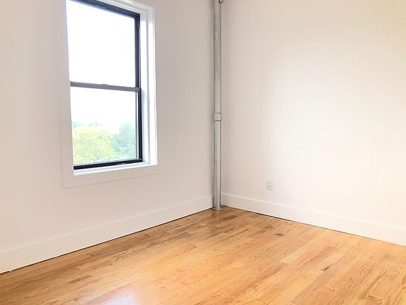 5th image of 500 Garfield Ave #44E