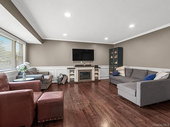 2nd image of 52 S Larry Road