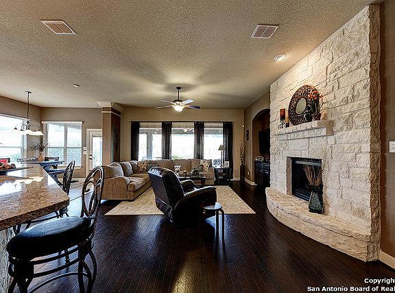 4th image of 26223 Park Bend Dr