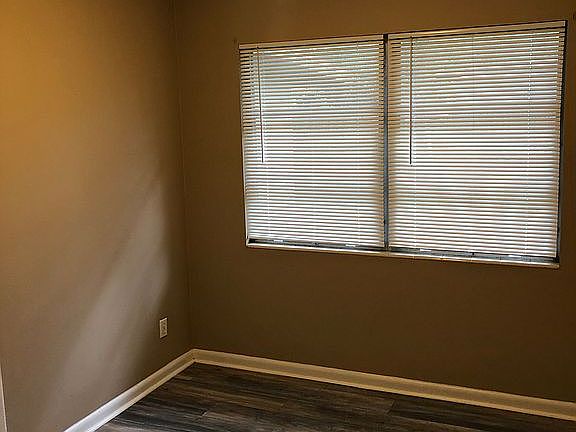 4th image of 1004 Legay Ave