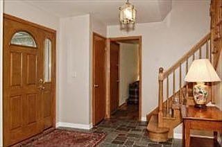 3rd image of 1108 N Carlyle Ct