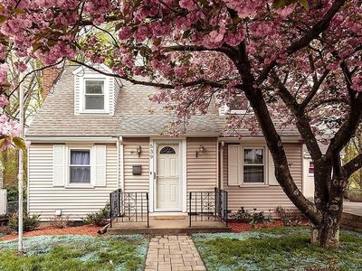 539 Poplar St, Roslindale, MA, 02131