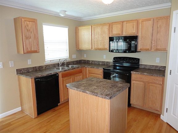 4th image of 819 Chapelgate Dr