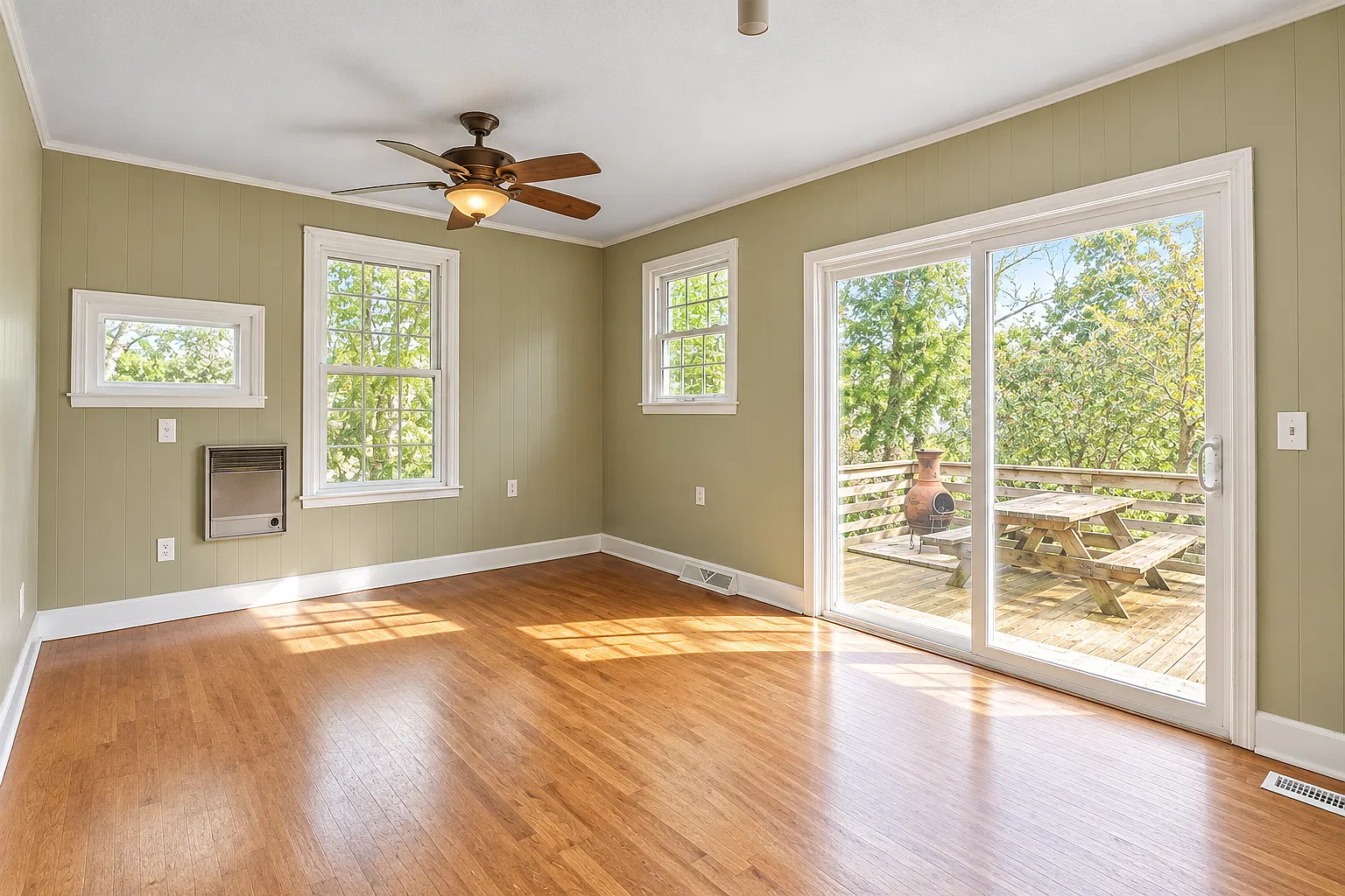 3 bed, 1379 sqft, $2,400 — Photo 4