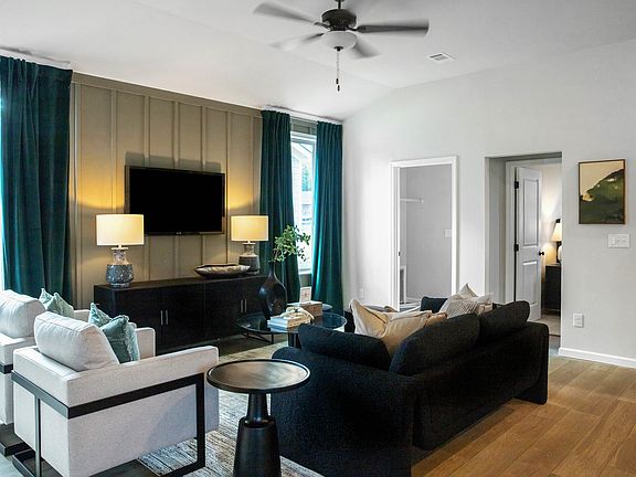 4th image of 1832 Woodward Oaks Trl