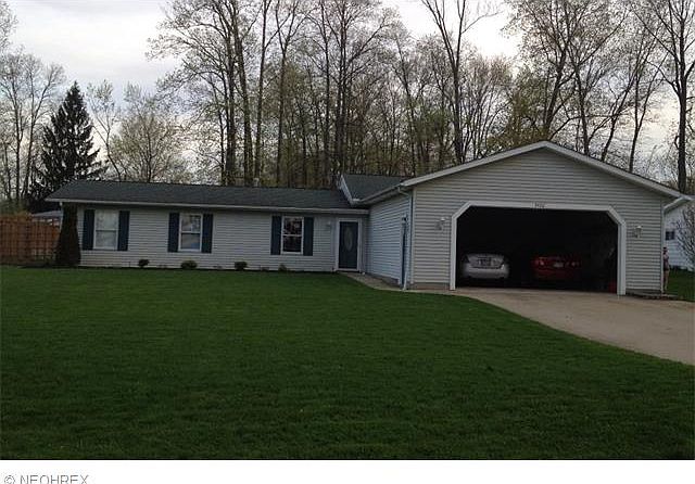 1st image of 3920 Applewood Dr