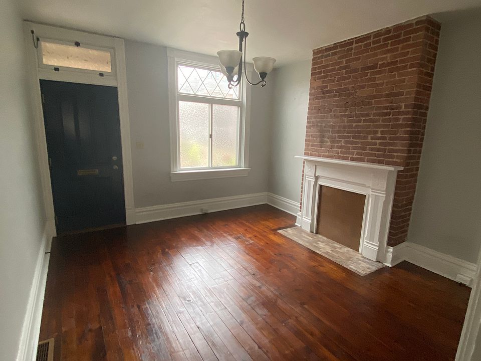 1st image of 378 42nd St