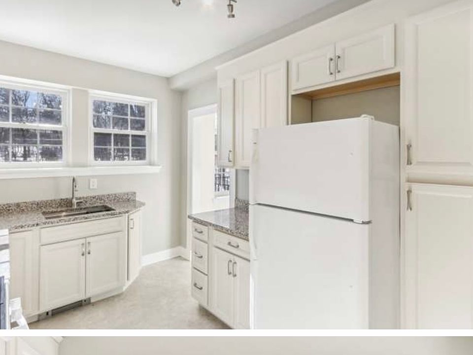 1st image of 27 Elm Rd #D