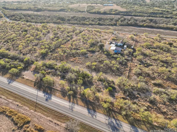 486 County Road 429, Uvalde, TX 78801