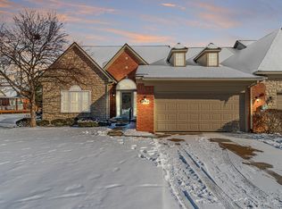 47718 Vistas Circle Dr S, Canton, MI 48188