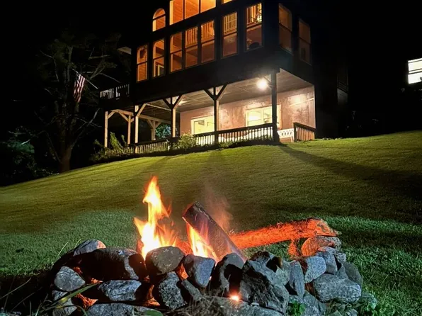 152 Lake Dr, Gloversville, NY 12078