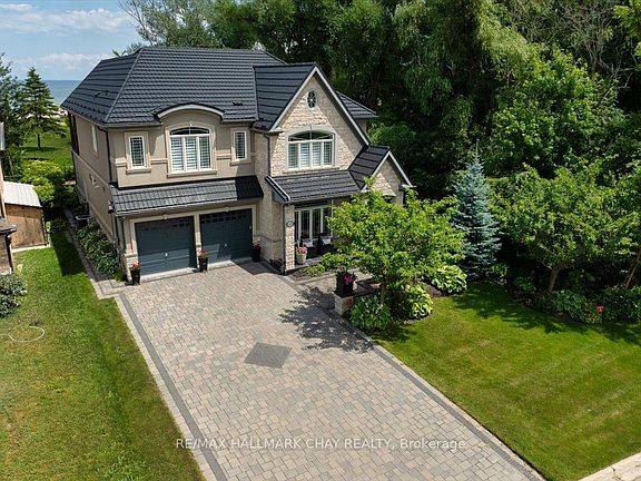 2nd image of 665 Park Rd