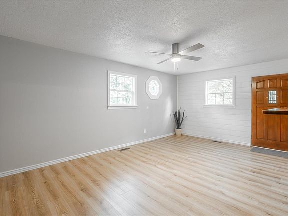 4th image of 1216 Mulberry St