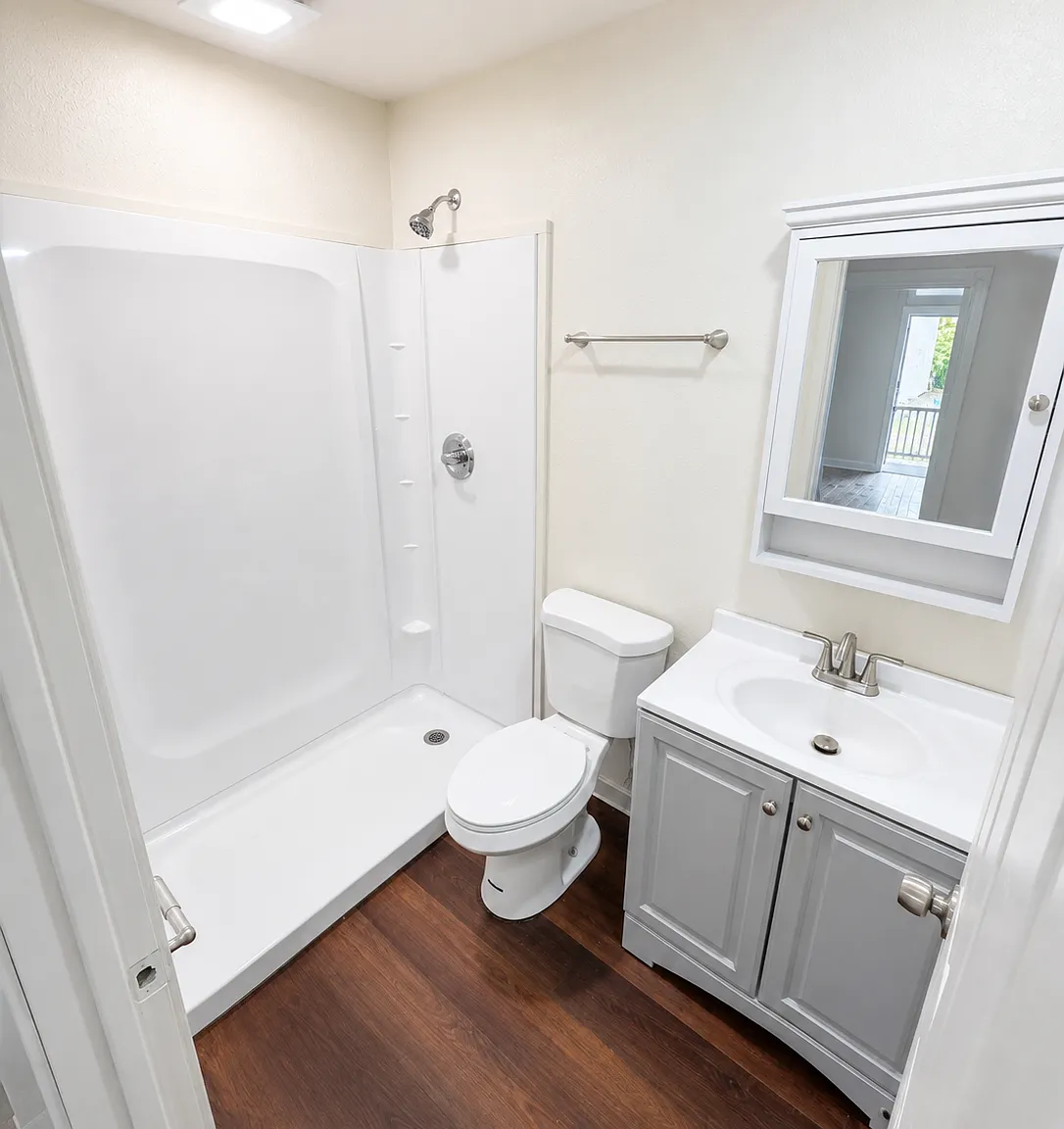 2327 Stratford Avenue — Photo 4