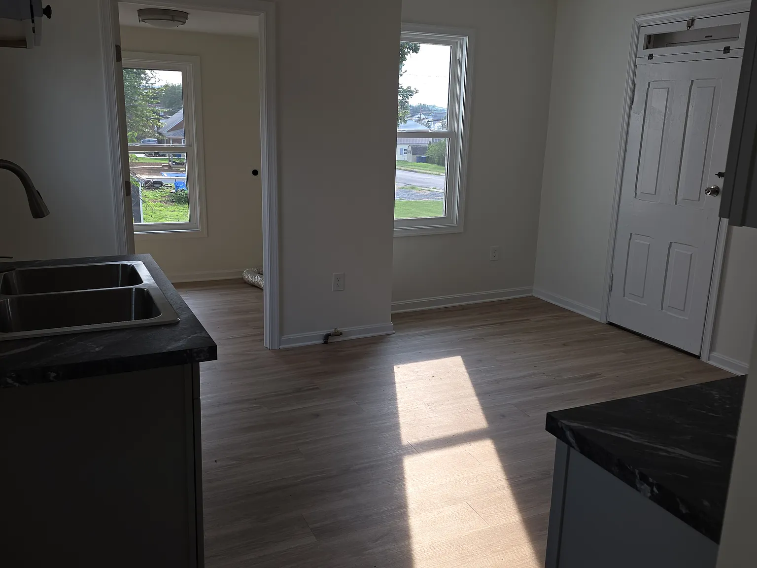 108 S Railroad St — Photo 4