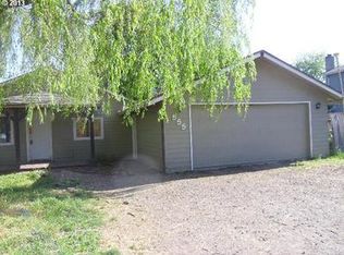 555 Nighthawk Ln, Springfield, OR 97477