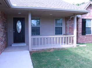 1229 Janeway Cir, Moore, OK 73160