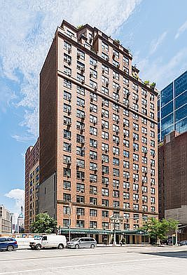 3rd image of 433 W 34th St APT 4P