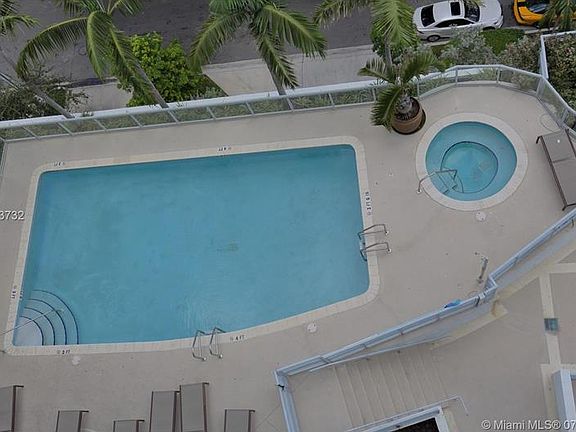 3rd image of 2200 NE 4th Ave APT 1005