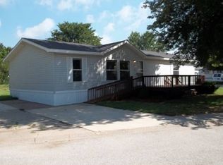 60 Circle Creek Ln, Cahokia, IL 62206