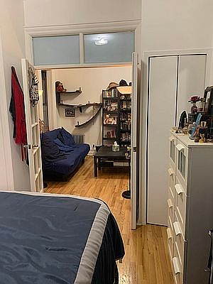 4th image of 440 E 6th St #1R