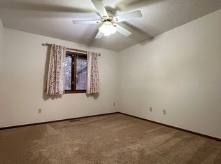 3617 Parkwood Pl, La Crosse, WI 54601