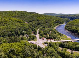 8 River Rd, Barryville, NY 12719