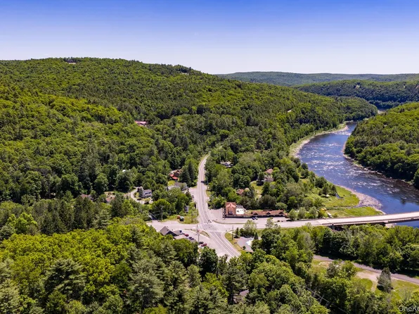8 River Road, Barryville, NY 12719