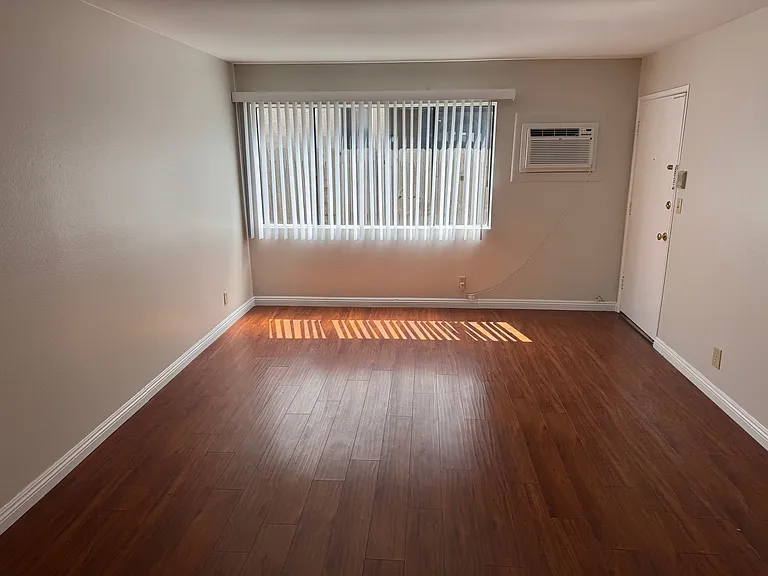 3582 Howard Ave #3 — Photo 2
