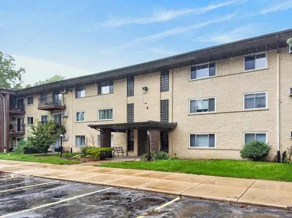 525 S Cleveland Ave APT 103, Arlington Heights, IL 60005