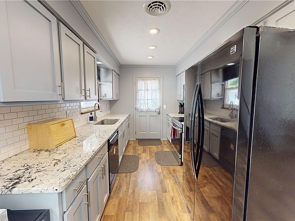 4th image of 5868 Suwanee Dr