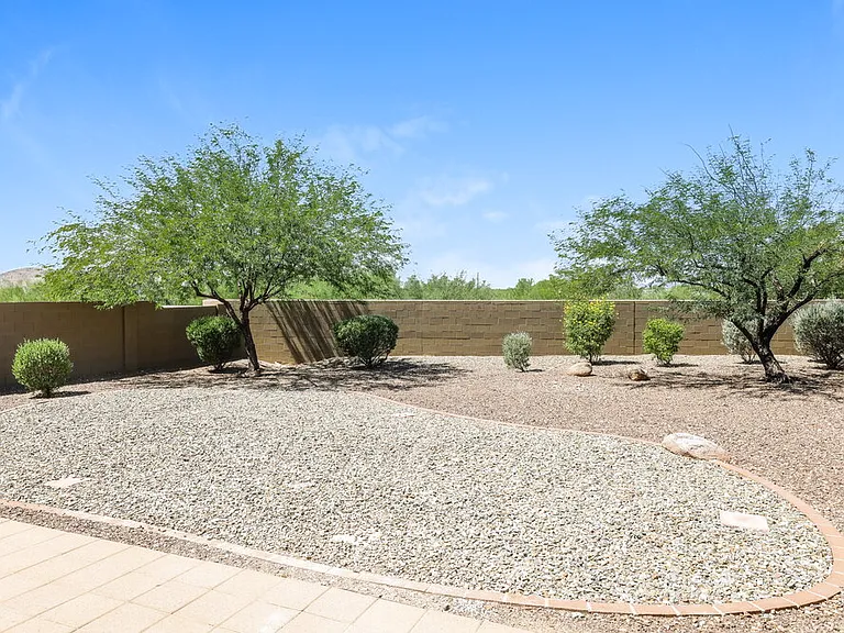 40810 N Hudson Ct — Photo 17