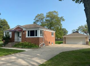 2171 Laura Ln, Des Plaines, IL 60018