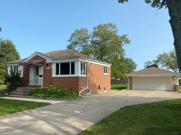 2171 Laura Ln, Des Plaines, IL 60018