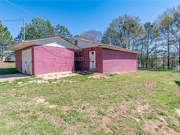 5th image of 3929 Perry Ln