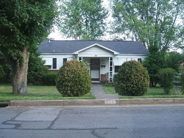 1st image of 915 Johnson Ave