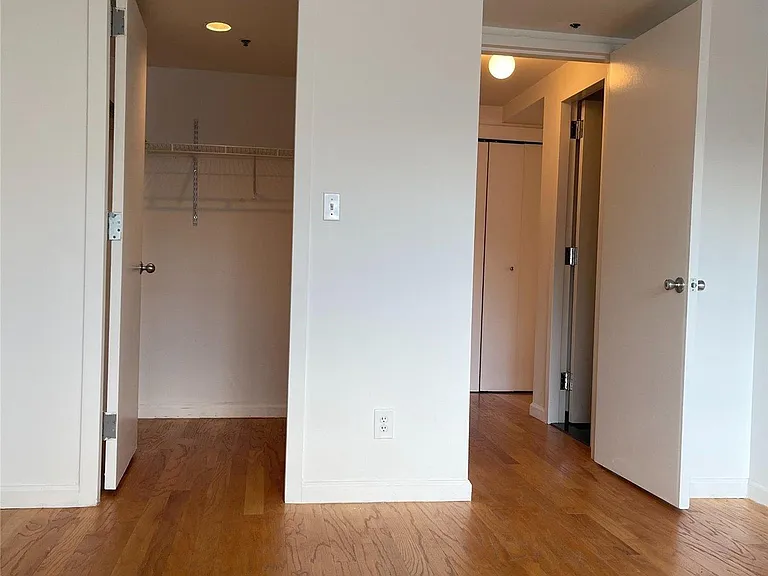 88 Cuttermill Rd #514 — Photo 18