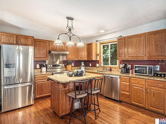 3rd image of 714 Jefferson Cir
