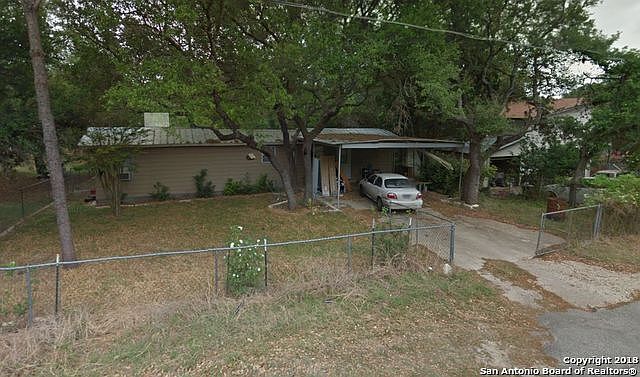 1st image of 135 Deer Oak St