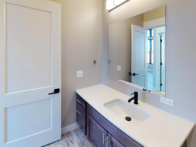 Element 30 Apartments — Photo 15