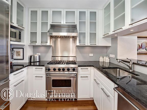 4th image of 45 Park Ave APT 1603