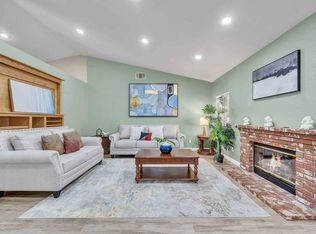 688 Black Oak Cir, Corona, CA 92881