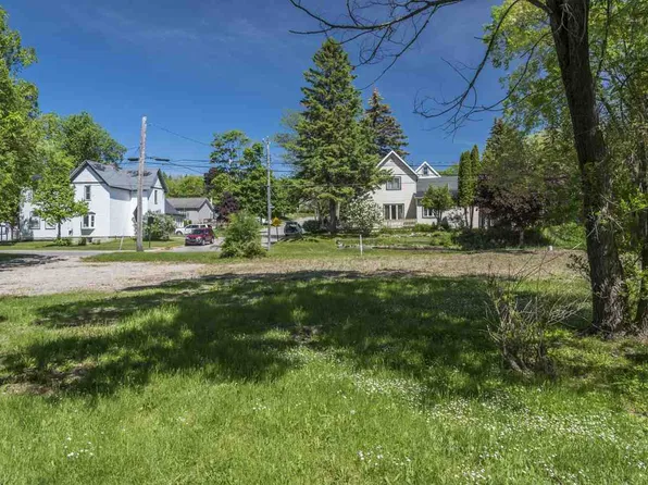 1304 Emmet St, Petoskey, MI 49770