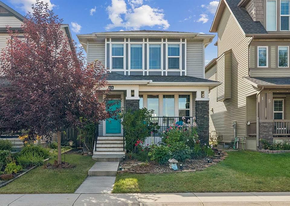 1st image of 11 E Legacy Cres SE
