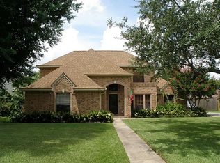 1011 Glenshannon Ave, Friendswood, TX 77546