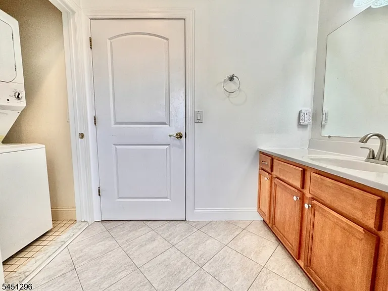 1677 Springfield Ave #13 — Photo 29